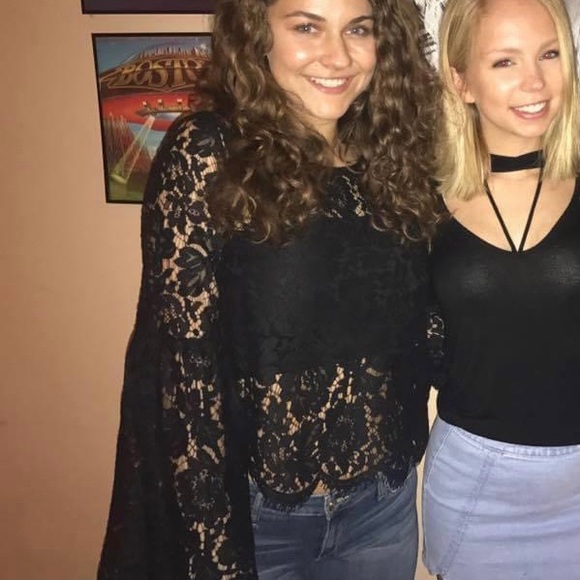 Bebe Black Lace Bell Sleeve Top M - Picture 2 of 3